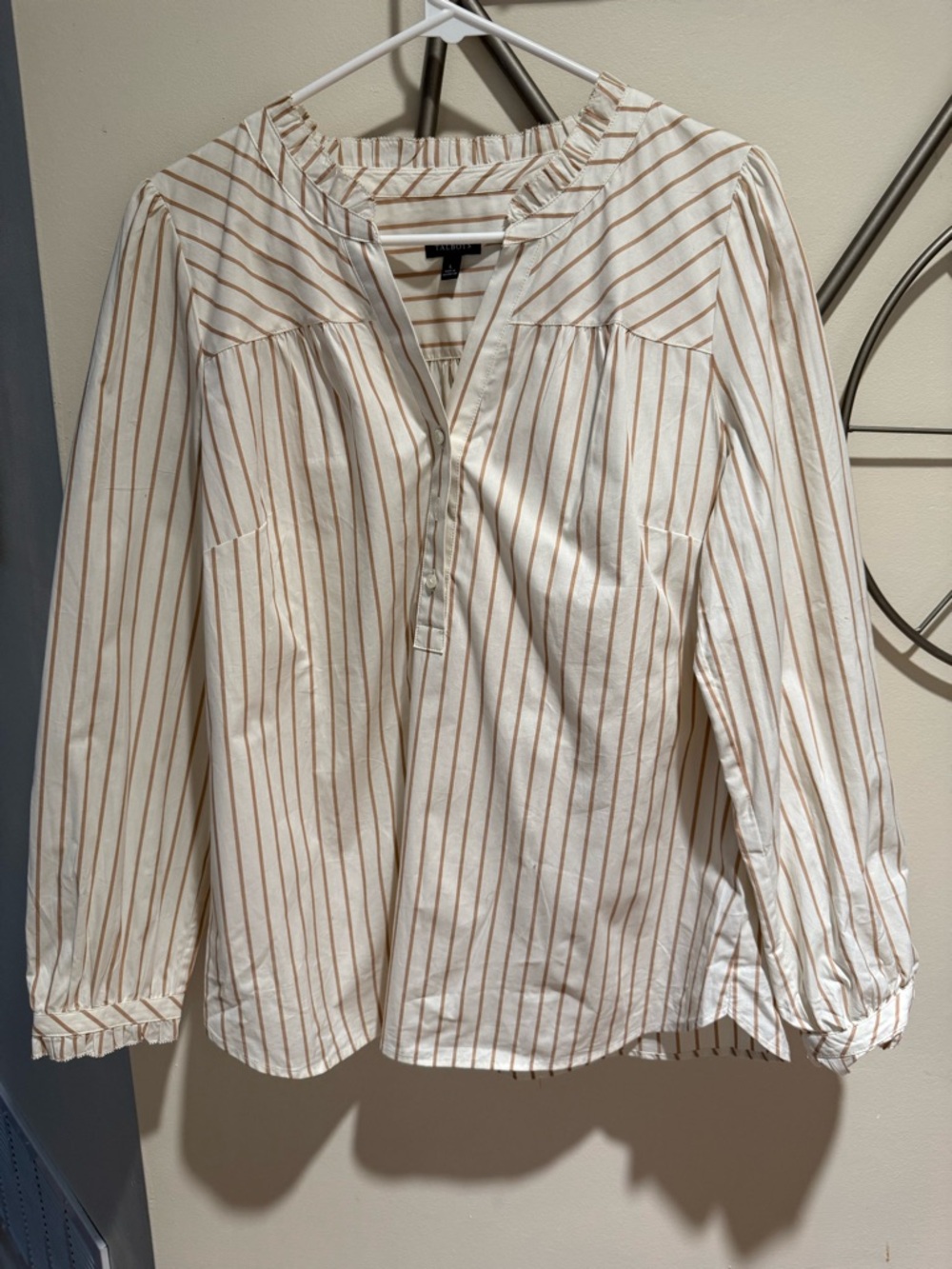 Talbots Cream & Tan Striped Poplin Henley Size L 100% Cotton Ruffle Feminine